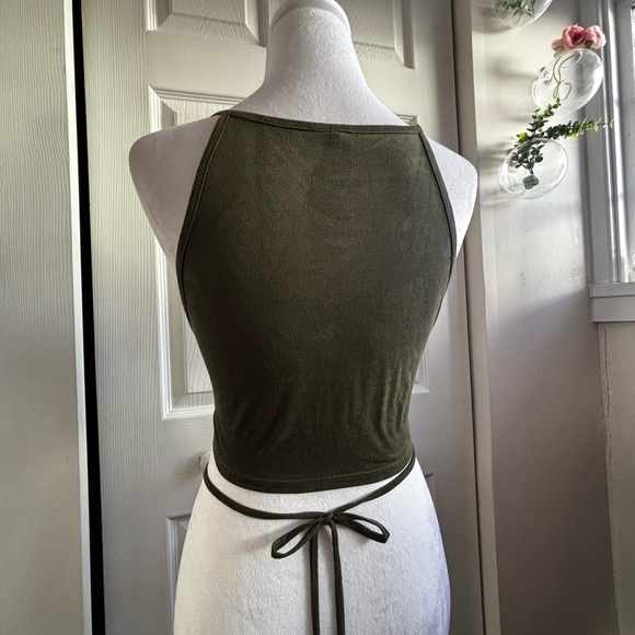 Anthropologie Olive Green Women's Crop Top - Picture 2 of 3